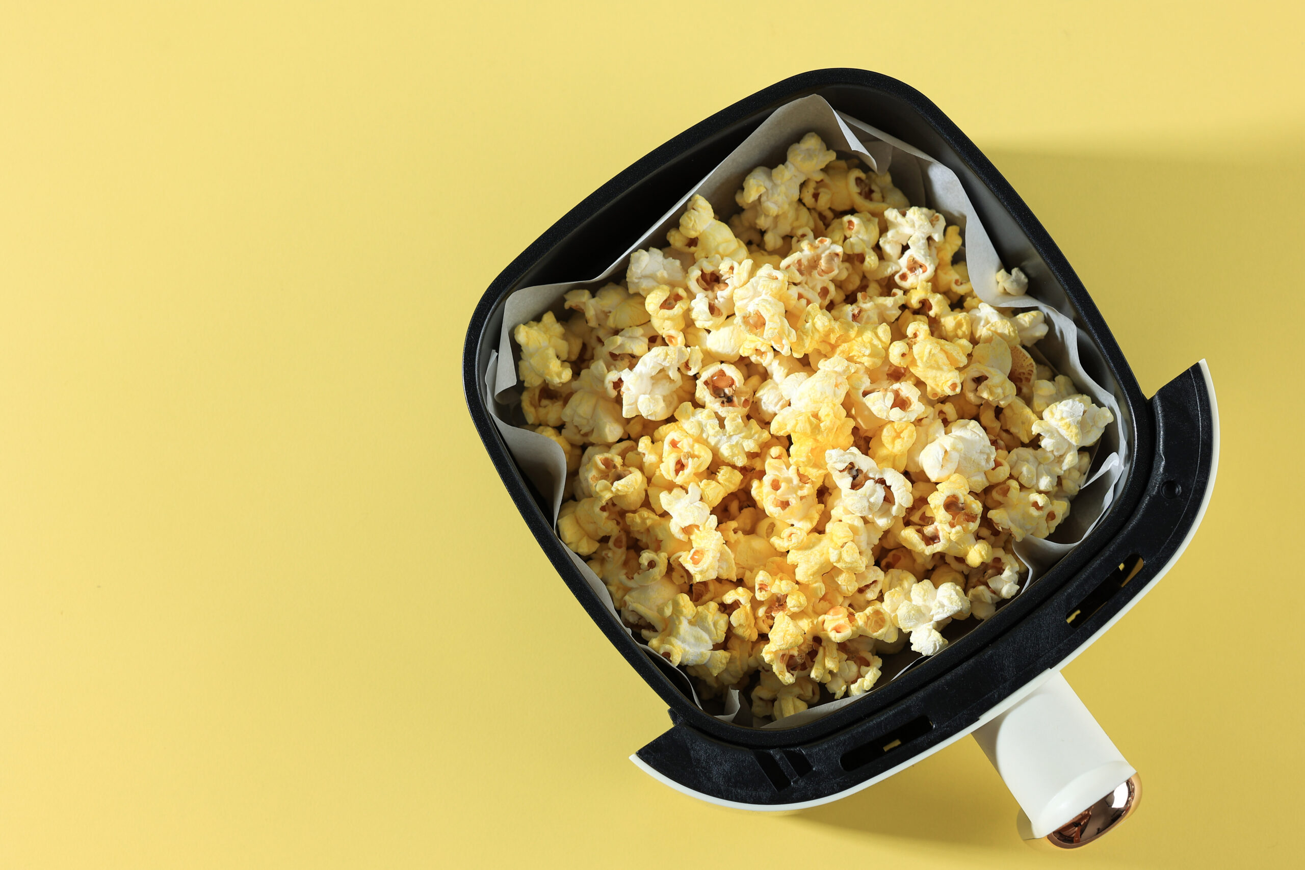 Popcorn i airfryer: Kan det betale sig?